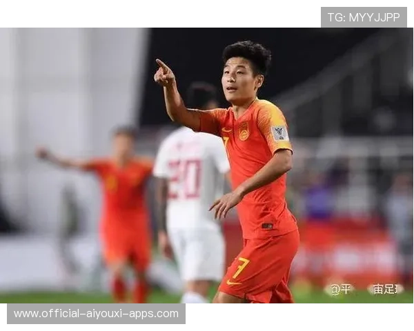 武磊接巴尔加斯斜传，禁区内单刀推射助上海海港取胜